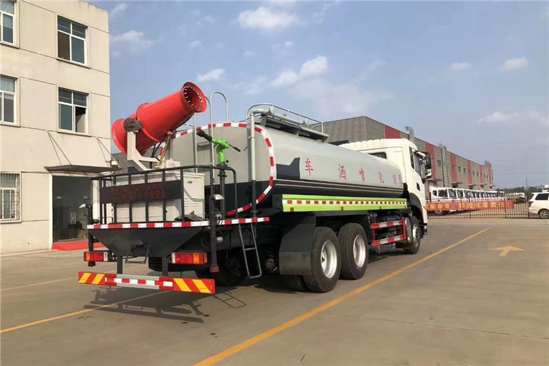 東風天龍后八輪20噸噴霧車，國六綠化噴灑車